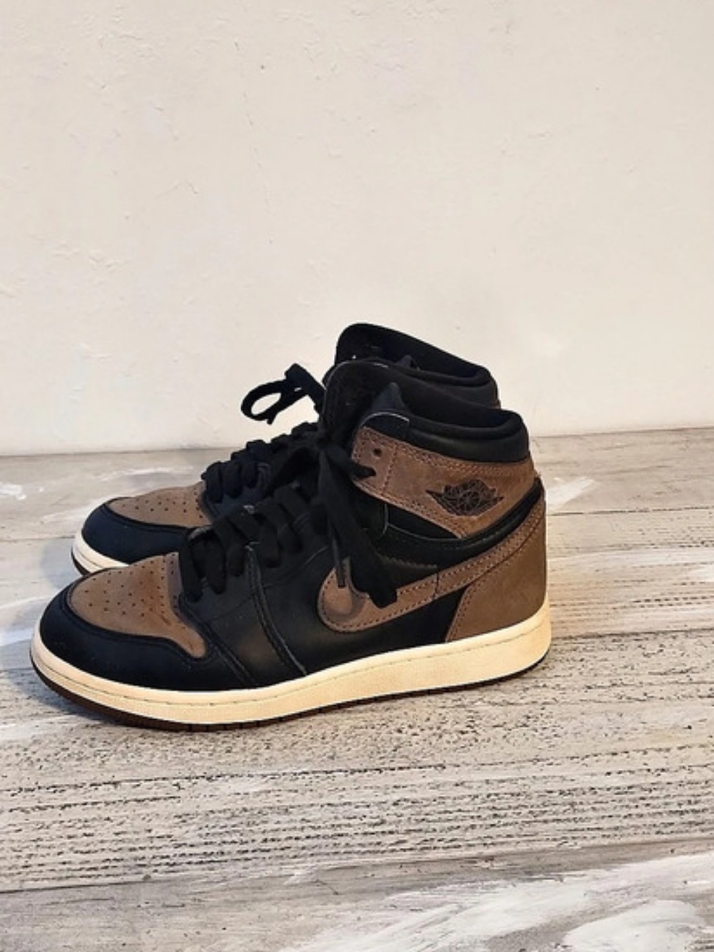 Nike Air boys size y3.5 Jordan 1 Retro High OG (GS ) " Palomino" FD1437-020